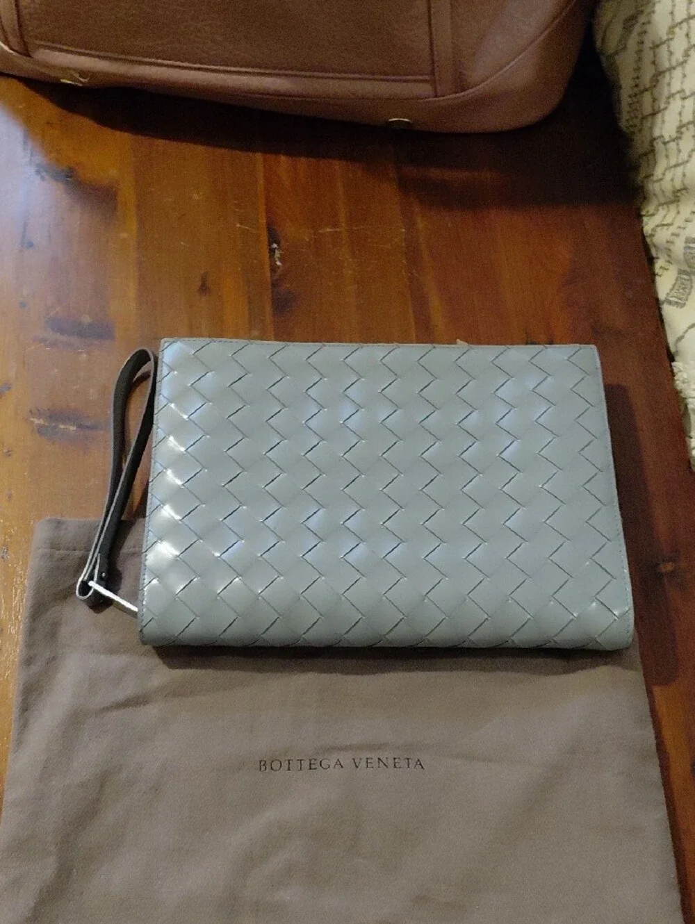 Bottega Veneta Gray Intrecciato Leather Wristlet Clutch